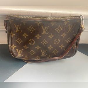 💎✨AUTHENTIC LOUIS VUITTON MONOGRAM CLUTH/POCHETTE ✨💎